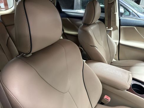 Used 2009 Toyota Venza 4dr Wgn V6 FWD (Natl) image 49