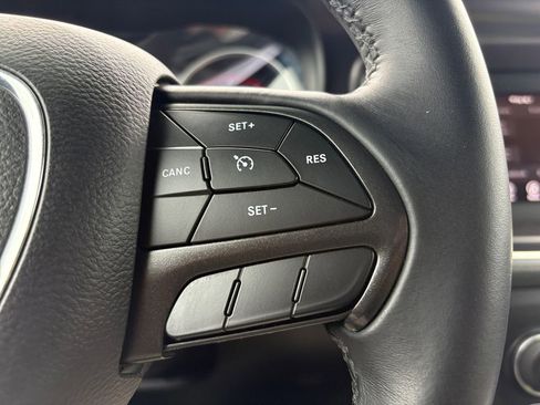 Used 2018 Dodge Charger SXT image 14