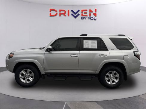Used 2021 Toyota 4Runner SR5 Premium RWD image 7