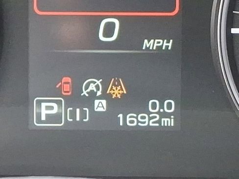 Used 2025 Subaru Crosstrek 2.0i Premium image 18