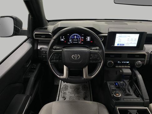 Used 2025 Toyota 4Runner SR5 AWD/4WD image 14