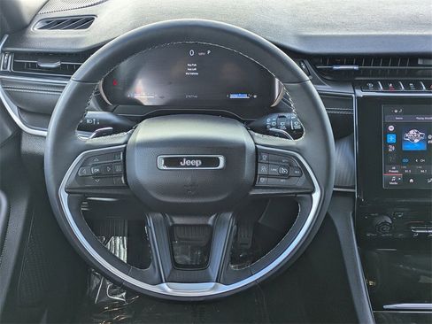 Used 2024 Jeep Grand Cherokee L Laredo image 21