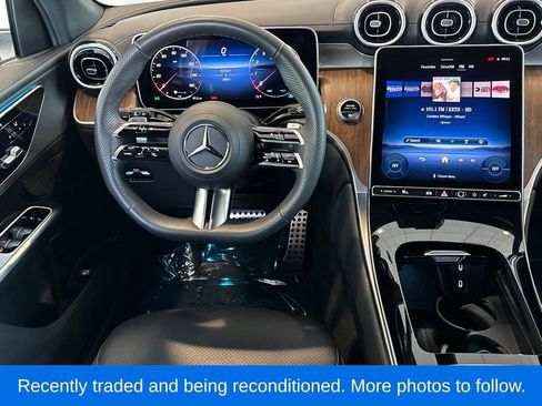 Used 2025 Mercedes-Benz GLC 300 4MATIC image 30