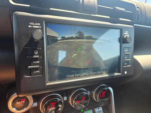 Used 2025 Toyota GR86 Premium w/ ALL Weather Mat Package (TMS) RWD image 23
