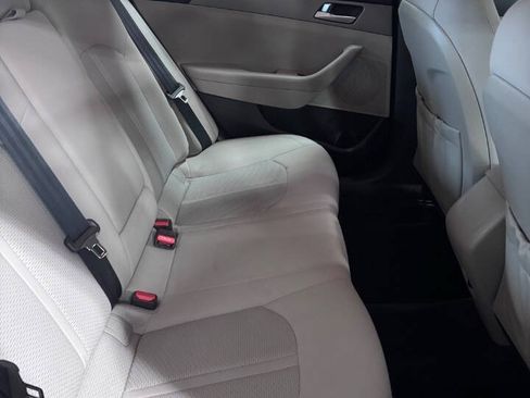 Used 2016 Hyundai Sonata SE FWD image 9