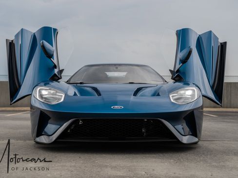 Used 2020 Ford GT image 18