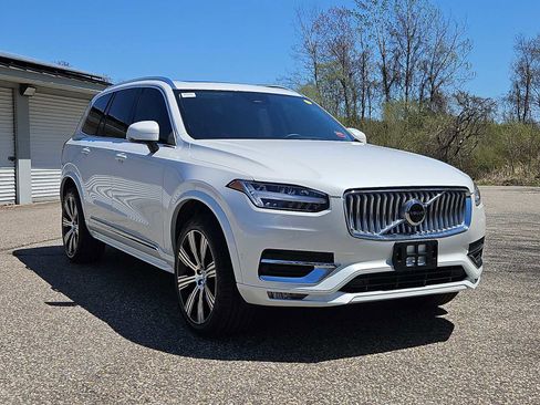 Used 2025 Volvo XC90 B6 Plus w/ Protection Package Premier AWD/4WD image 18