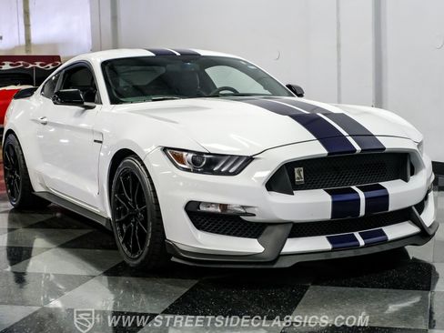 Used 2019 Ford Mustang Shelby GT350 w/ Technology Package RWD image 17