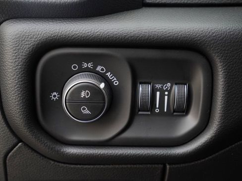 New 2026 RAM 1500 4x4 Crew Cab image 13