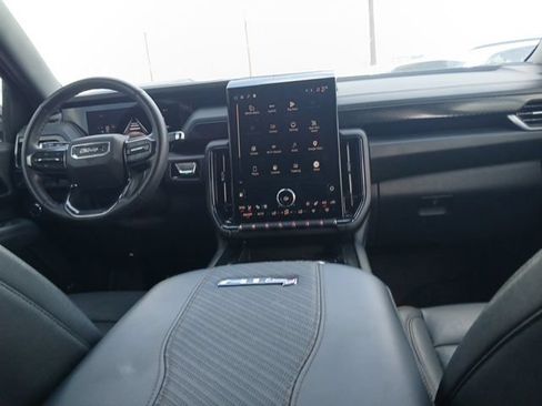 Used 2025 GMC Yukon AT4 w/ AT4 Premium Package AWD/4WD image 15