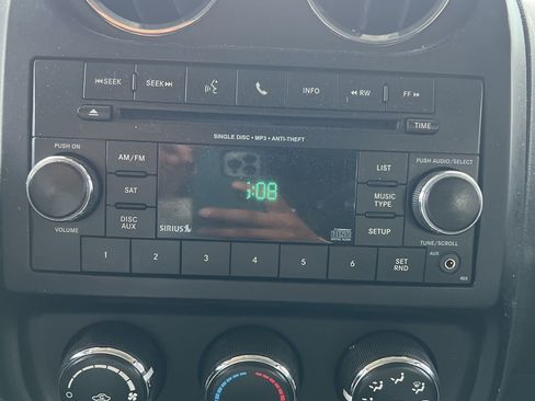 Used 2016 Jeep Patriot Latitude image 30