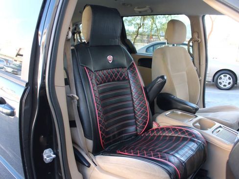 Used 2016 Dodge Grand Caravan SXT FWD image 37