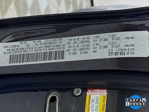 Used 2018 Jeep Cherokee Trailhawk image 30