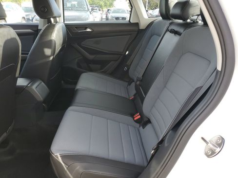 Used 2025 Volkswagen Jetta SE image 11