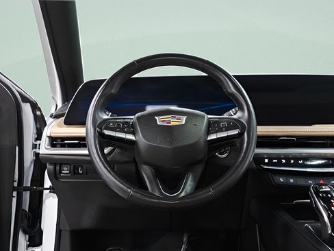 Used 2024 Cadillac XT4 Premium Luxury AWD/4WD image 9