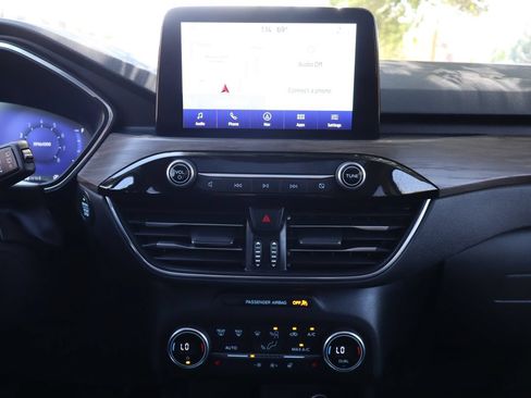 Used 2020 Ford Escape Titanium AWD/4WD image 35
