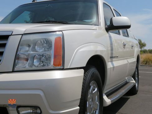 Used 2004 Cadillac Escalade EXT AWD/4WD image 23