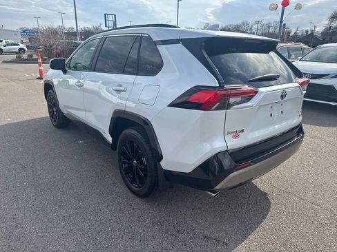Used 2024 Toyota RAV4 SE w/ Convenience Package image 5