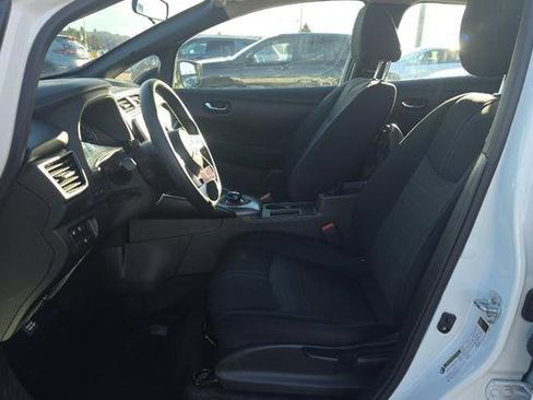 Used 2025 Nissan Leaf S image 5