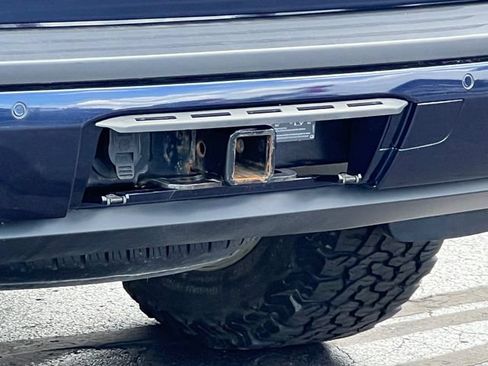 Used 2019 GMC Yukon SLE w/ SLE Value Package AWD/4WD image 8