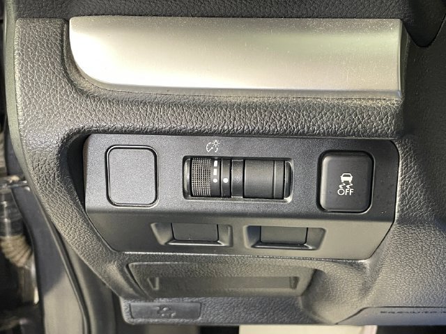 Used 2015 Subaru Crosstrek 2.0i Limited AWD/4WD image 16