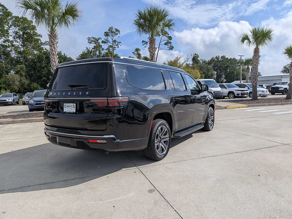 Certified 2025 Jeep Wagoneer L Series II w/ 8-pass Seating Package AWD/4WD image 4