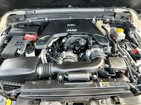 Used 2018 Jeep Wrangler Unlimited Sport S image 18