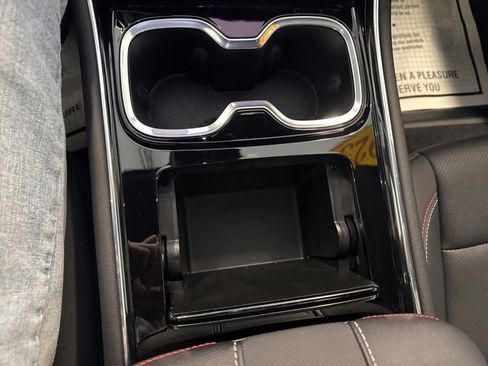 Used 2025 Chevrolet Traverse Z71 image 29