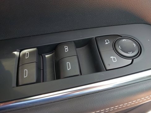 New 2025 GMC Acadia Elevation image 30