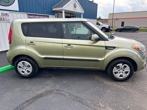 Used 2012 Kia Soul FWD image 8