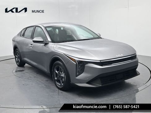 New 2026 Kia K4 LXS image 1