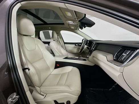 Used 2023 Volvo XC60 T8 Plus AWD/4WD image 28
