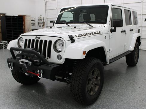 Used 2018 Jeep Wrangler Unlimited Sport AWD/4WD image 3