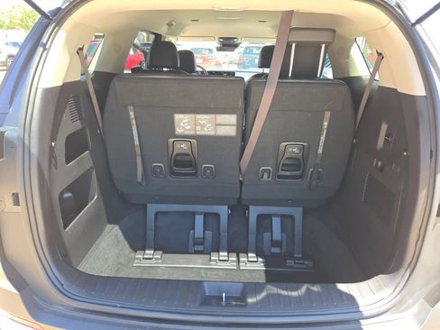Used 2025 Kia Carnival FWD image 24