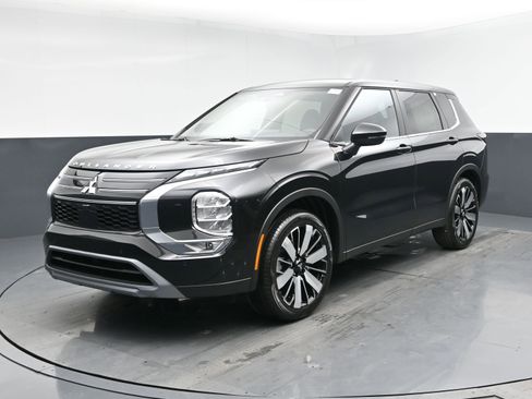 New 2025 Mitsubishi Outlander SE image 23