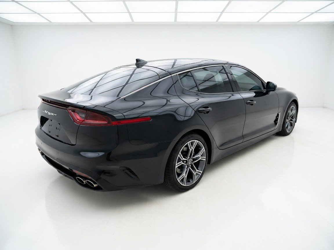 Used 2021 Kia Stinger GT-Line w/ Sun & Sound Package RWD image 4