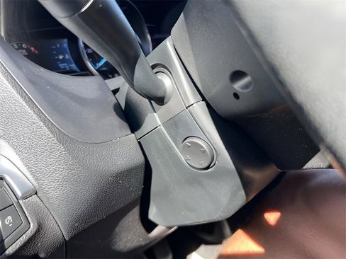 Used 2019 Ford Explorer Limited w/ Ford Safe & Smart Package image 32