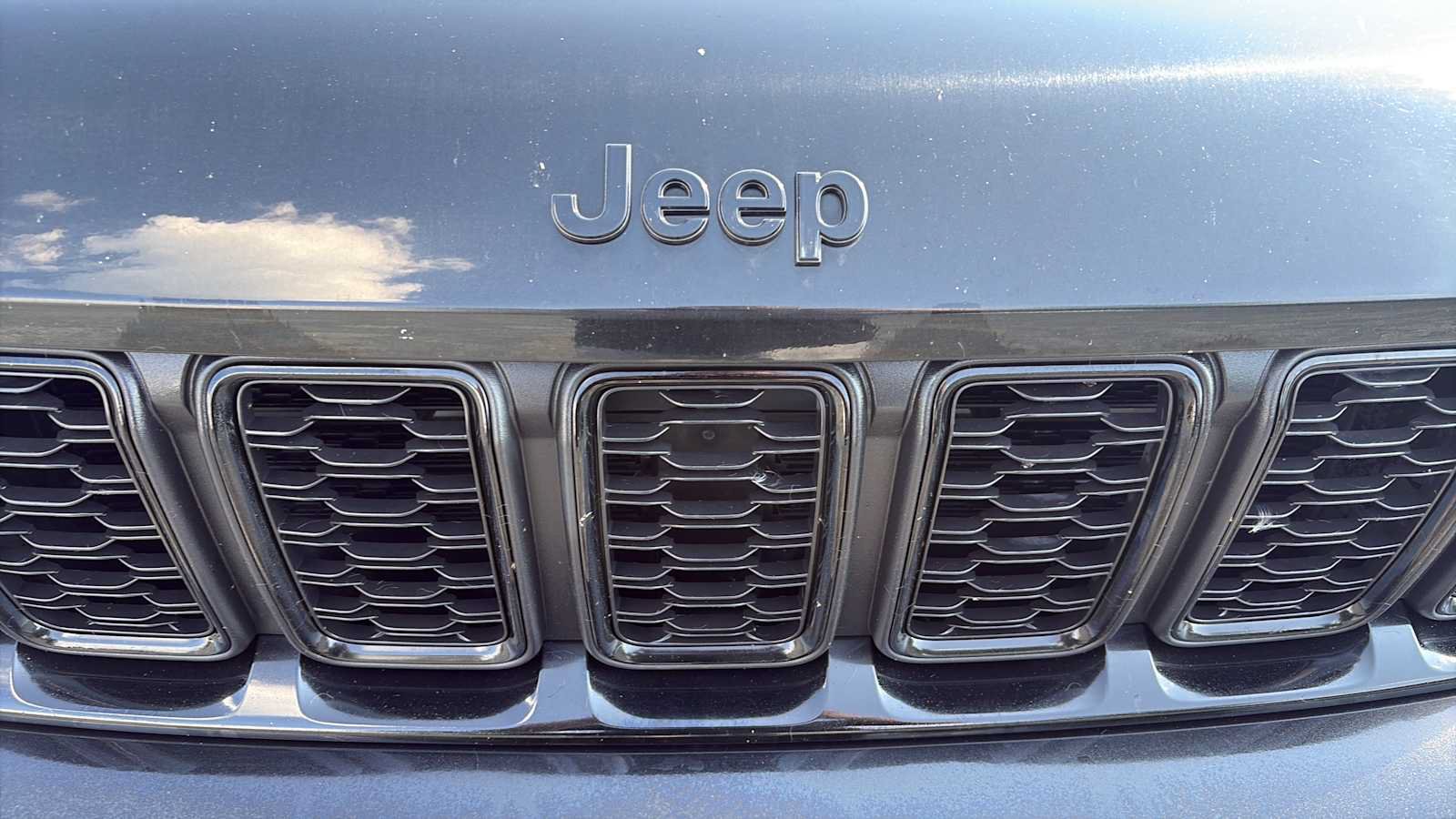Used 2025 Jeep Grand Cherokee Altitude AWD/4WD image 10
