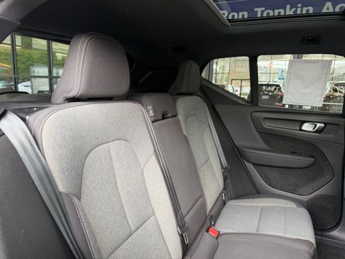 Used 2024 Volvo XC40 B5 Core AWD/4WD image 32