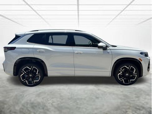 New 2026 Volkswagen Tiguan SEL R-Line AWD/4WD image 8
