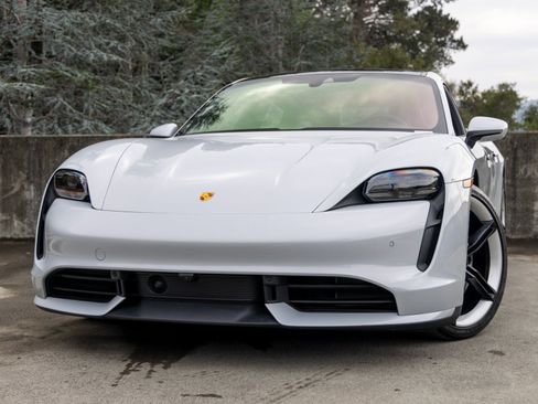 Certified 2022 Porsche Taycan Turbo image 7