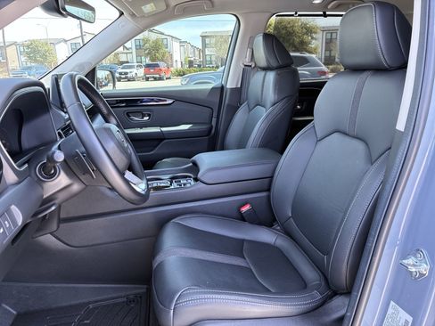 Certified 2025 Honda Pilot Touring image 17