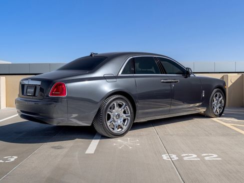 Used 2017 Rolls-Royce Ghost image 7
