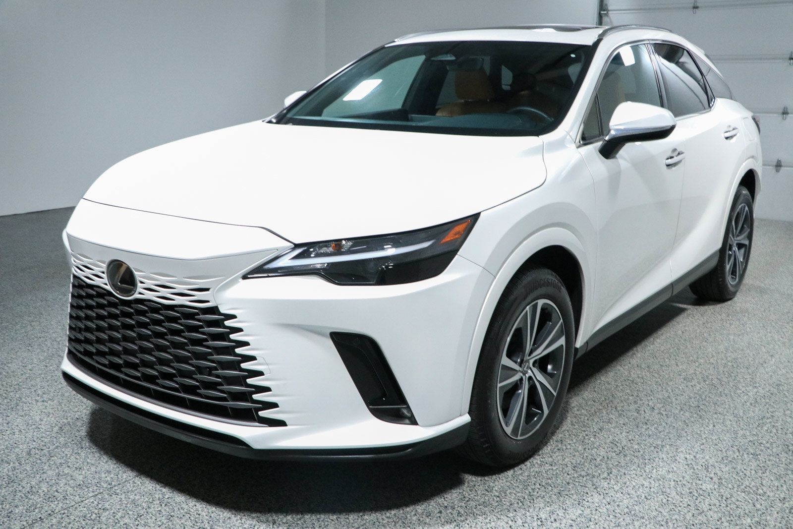 Used 2025 Lexus RX 350 Premium w/ Accessory Package (Z1) FWD image 32