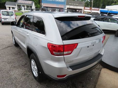 Used 2012 Jeep Grand Cherokee Laredo w/ Laredo E Group AWD/4WD image 6
