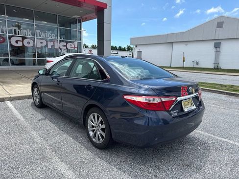Used 2016 Toyota Camry XLE w/ Moonroof Package FWD image 5