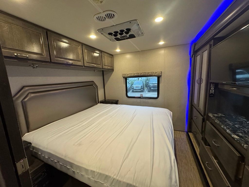 Used 2017 Ford E-450 and Econoline 450 Super Duty w/ Motorhome Prep Package RWD image 38