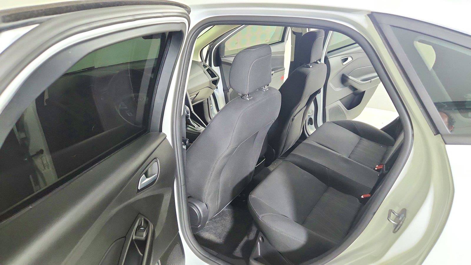 Used 2018 Ford Focus SE FWD image 34