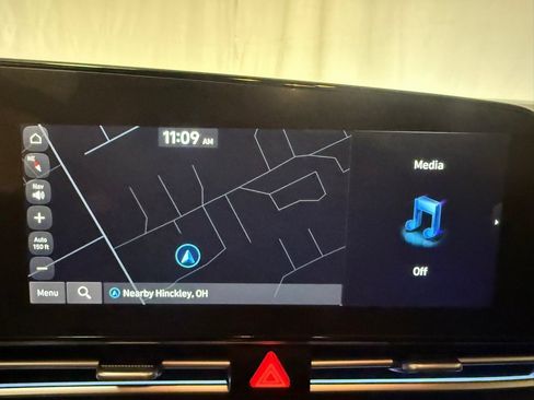 Certified 2023 Hyundai Elantra Limited image 33