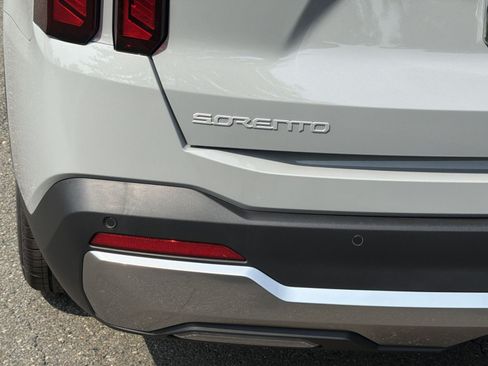 New 2026 Kia Sorento S FWD image 18